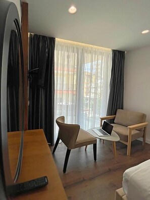 Triple Room, Sea View | Minibar, free WiFi, bed sheets - Dorchester Hotel (Sarandë)