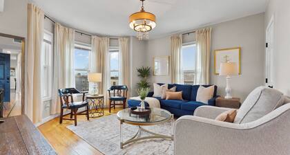 Spacious 4BR for groups walk to MBTA and mins to Downtown Boston