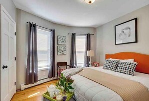 4 bedrooms, desk, iron/ironing board, travel crib