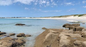 On the beach, beach towels - White sand house with sea view, 100m from the beach! (Loctudy)