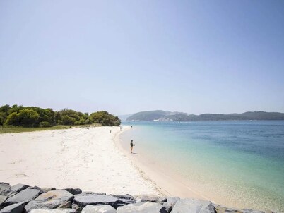 Villa Fati in Pen Nsula de Tr ia