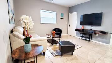 智能電視、書籍