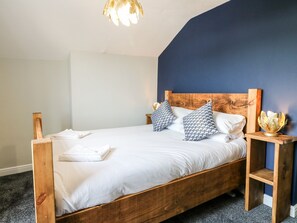 4 habitaciones, decoración personalizada y muebles diferentes 