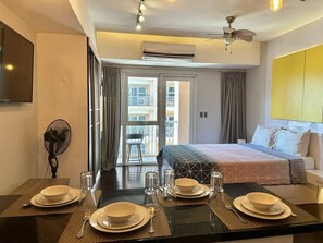 Individually decorated, individually furnished, desk, laptop workspace - The Venice Luxury Residences-Rare Units (Taguig)