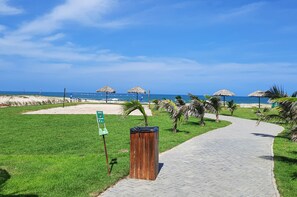 Beach/ocean view - Beach Way Moderno Pé na Areia 2 quartos 5 pessoas By DM Apartments (Aquiraz)