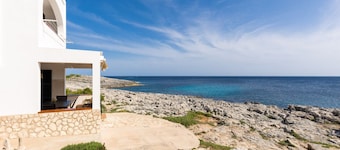 Binilaya - Charming 3-bedroom house - seafront