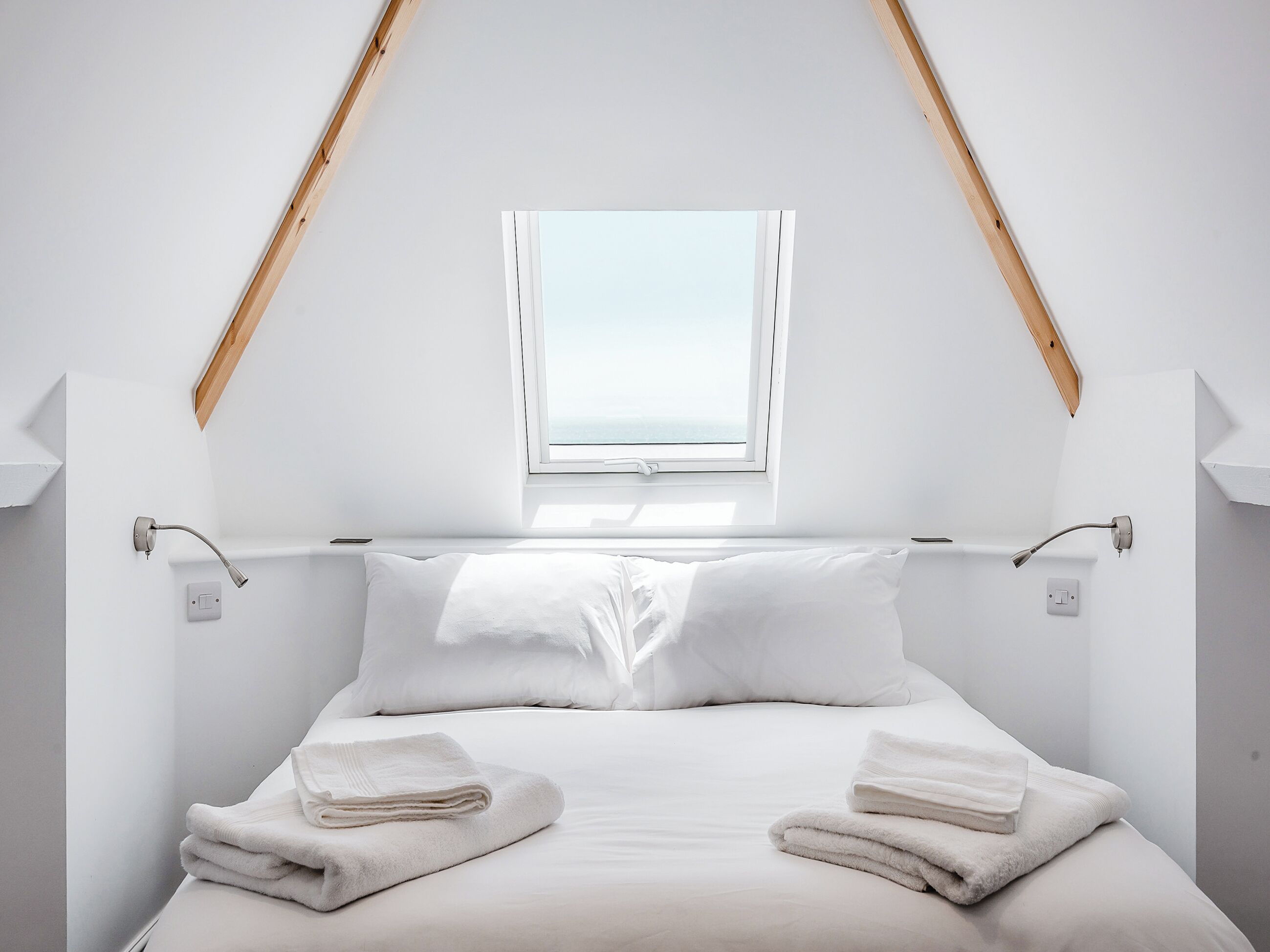 4 bedrooms, free WiFi, bed sheets