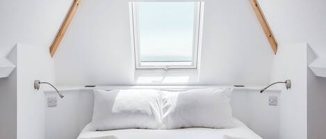 4 bedrooms, free WiFi, bed sheets