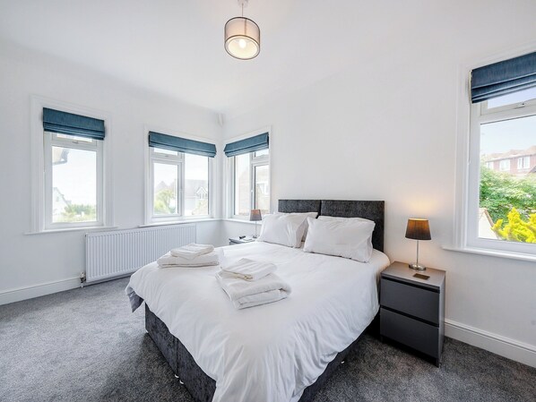 4 bedrooms, free WiFi, bed sheets