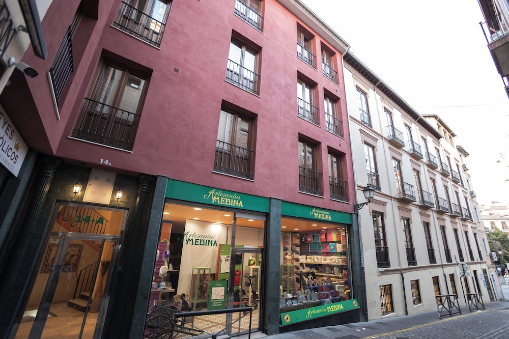 Apartamentos Reyes Católicos — Granada