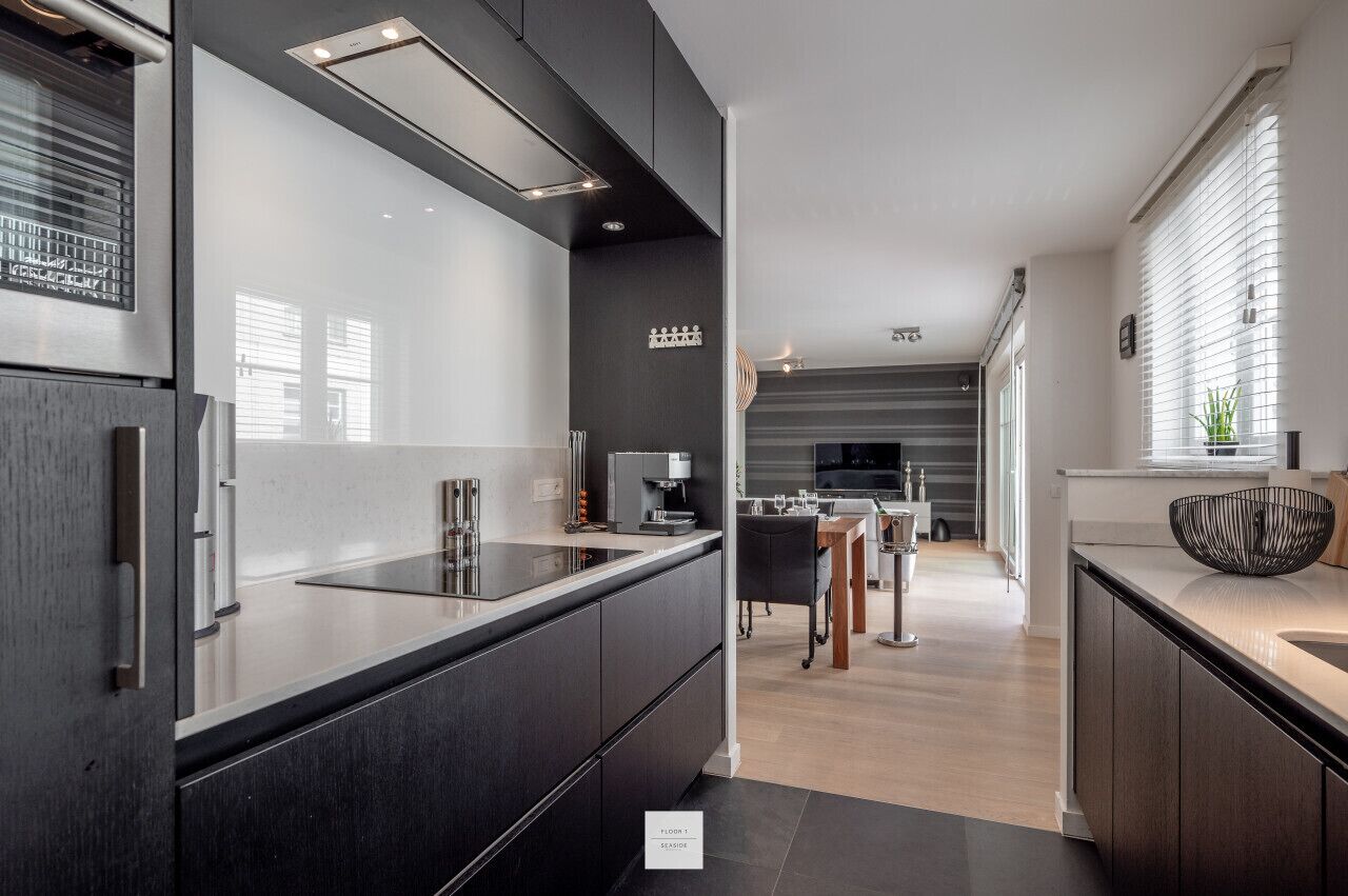 Fridge, microwave, dishwasher, coffee/tea maker