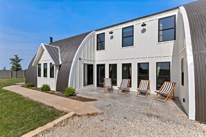 Exterior - Roundtop Rendezvous!  (Hutchinson)