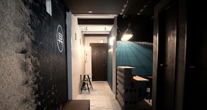 BENCH - Hostel