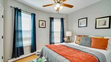 4 bedrooms, desk, iron/ironing board, travel crib