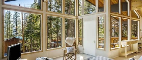 スマートテレビ、暖炉