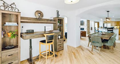 6BR Mountain Retreat • Pool • Walk to Pearl St