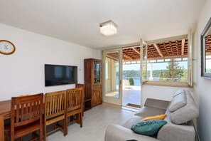 House (4 Bedrooms) | Living area | LCD TV