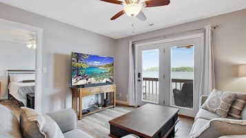 Smart TV, books, stereo