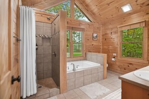 Ensemble baignoire-douche, séchoir à cheveux, serviettes fournies