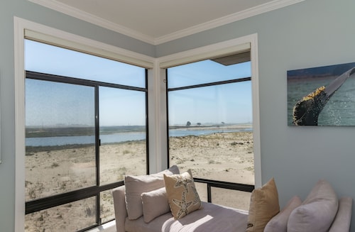 Pelican 54: Relax with an ocean view.