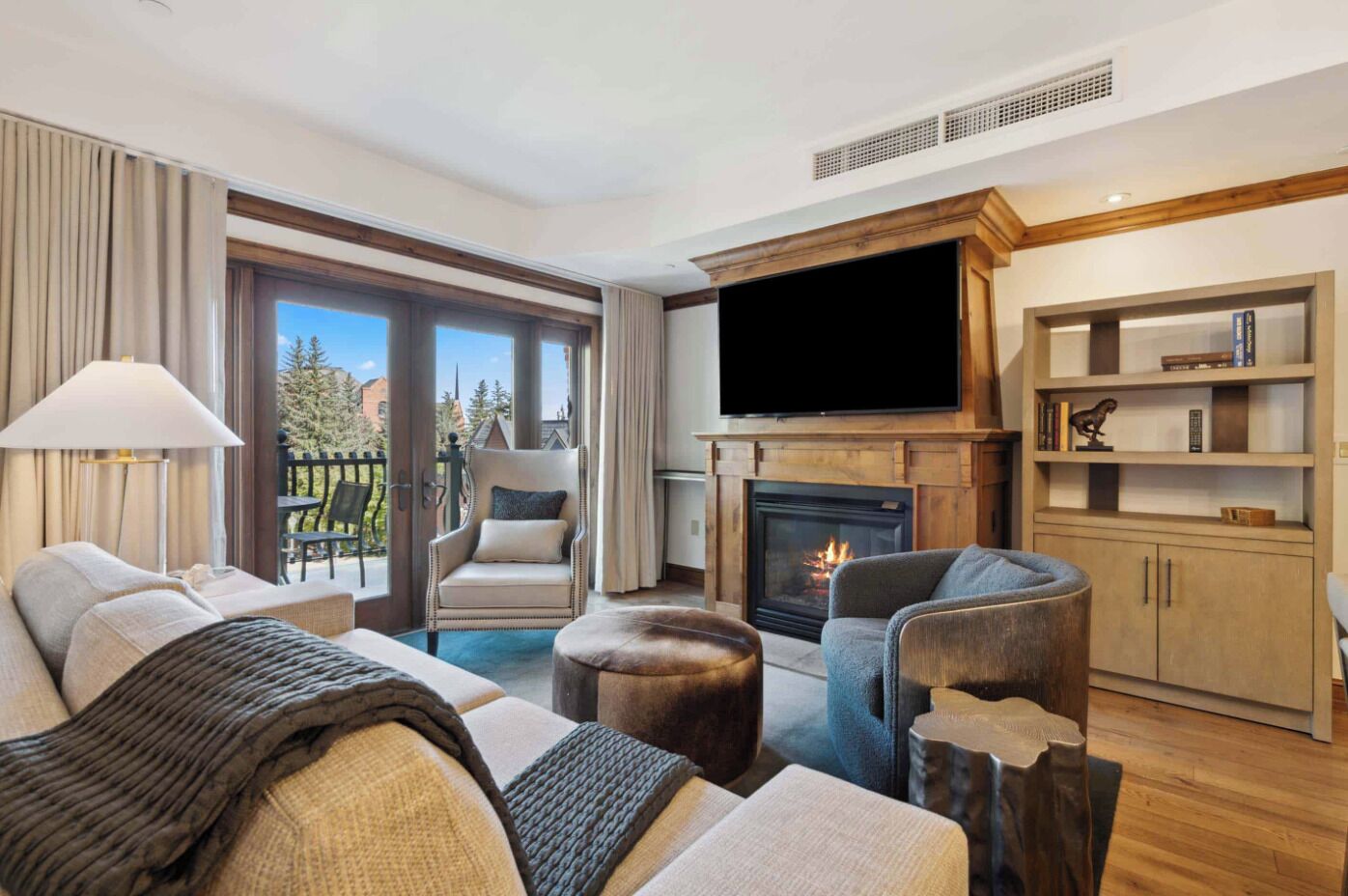 Smart TV, fireplace, printers