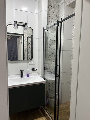 Combinazione doccia/vasca, bidet