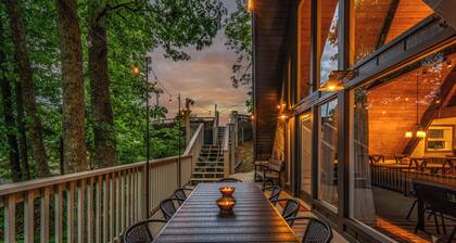 Enjoy a Beautiful Fall Mountain View, Hot Tub, & Dog Friendly A-Frame!