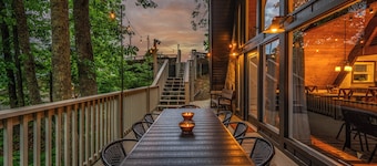 Dog Friendly, Pool, Mountain View, Hot Tub