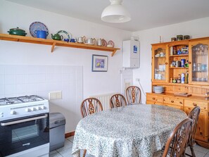 Batterie de cuisine, vaisselle et ustensiles