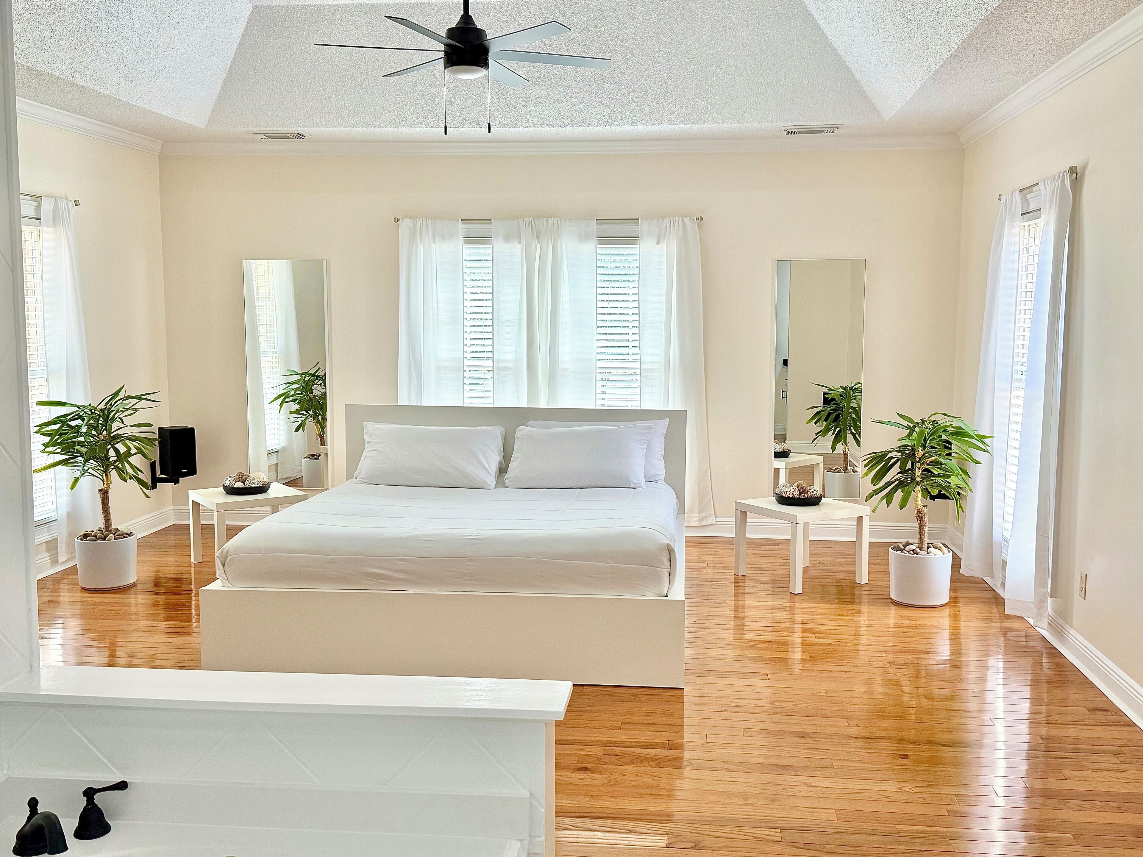 3 bedrooms, iron/ironing board, free WiFi, bed sheets