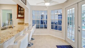 Hus (2709 SW 49th St) | Udendørsområde