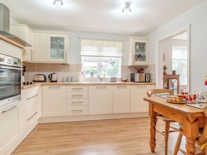 Dishwasher - Super location to explore all the delights of Norfolk and Suffolk. (Loddon)