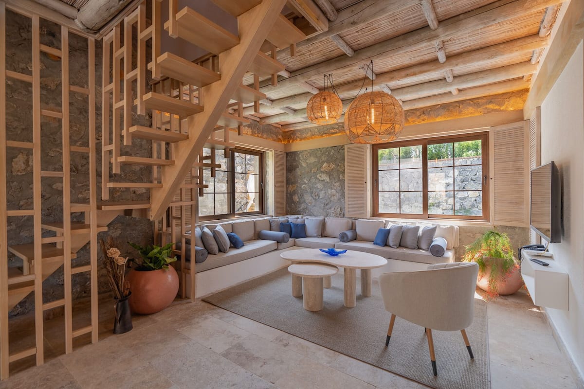 Villa superior | Área de sala de estar | Televisión LED