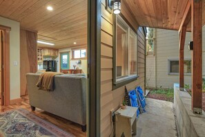 Interior - Trillium Bungalow in Arcata (Arcata)