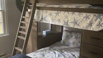 4 habitaciones, escritorio, tabla de planchar con plancha y wifi gratis