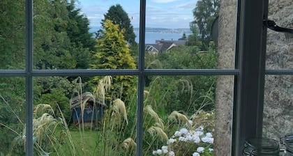 Cedarbank's - The Little Art House - dog Friendly