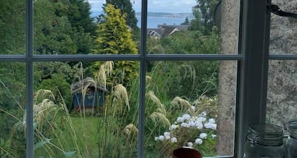 Cedarbank's - The Little Art House - dog Friendly
