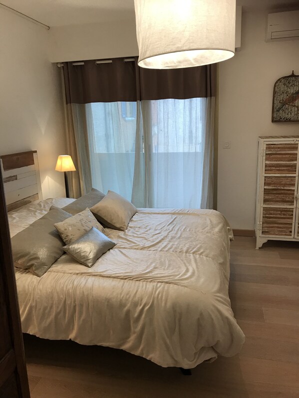 2 Schlafzimmer, Bügeleisen/Bügelbrett, Bettwäsche, Rollstuhlgeeignet