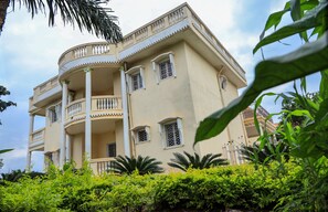 Exterior -  Manoir Des Innoncents (Bafoussam)