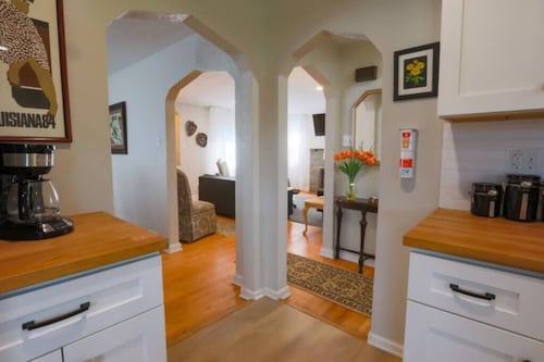4 Bed Cape Cod | Comfort & Charm Near the City