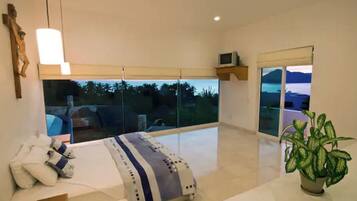 5 bedrooms, free WiFi, bed sheets