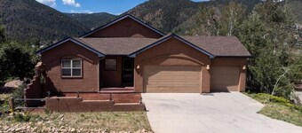 Picturesque 'Pueblo' at Palmer Lake Sleeps 14