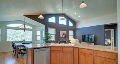 Picturesque 'Pueblo' at Palmer Lake Sleeps 14