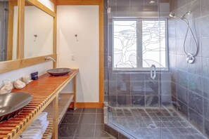Bathtub, hair dryer, towels