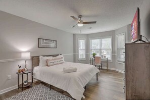 3 bedrooms, iron/ironing board, free WiFi, bed sheets - CHAS, SUMMRVLL/NEXTON Comfort  Near Everything! (Summerville)