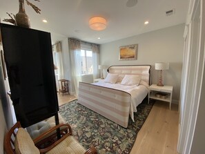 2 bedrooms, iron/ironing board, WiFi, bed sheets - Extensively remodeled Marina style building in the heart of SF (San Francisco)