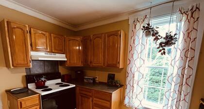 Cottage on the Trail-Rocheport-Right on Katy Trail!