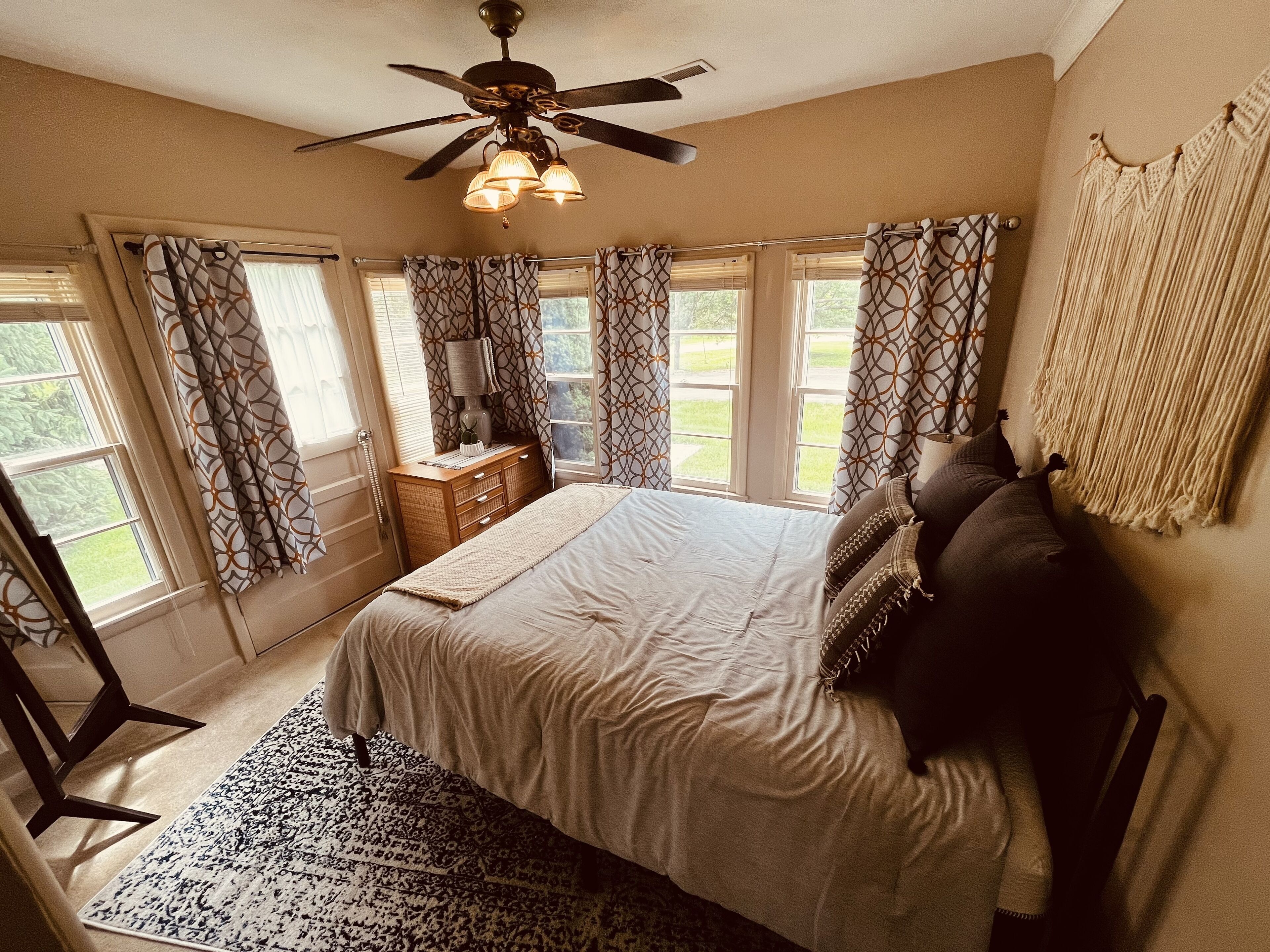 3 habitaciones, wifi gratis y ropa de cama 