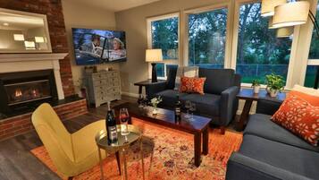 Télévision, cheminée