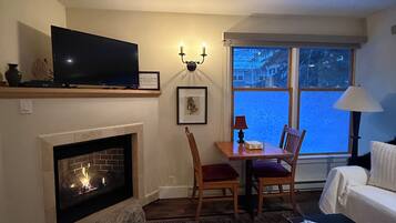 TV connectée, cheminée